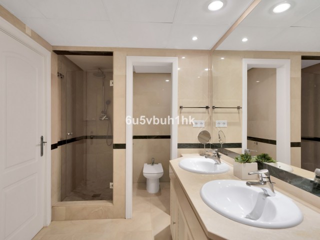 Apartamento con 3 Dormitorios  en Nagüeles