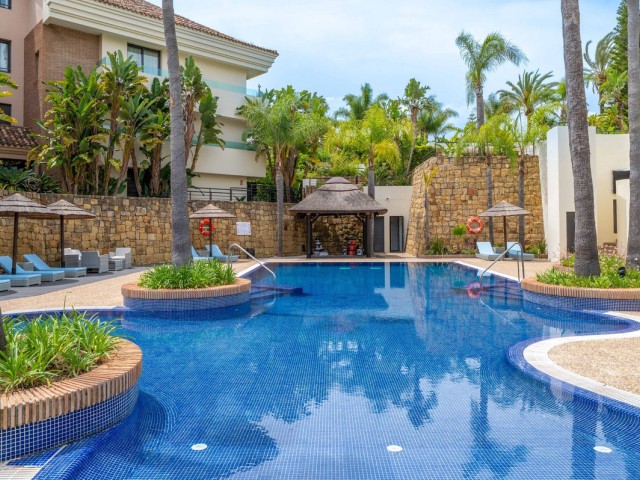Huoneisto, Los Monteros, R4766284