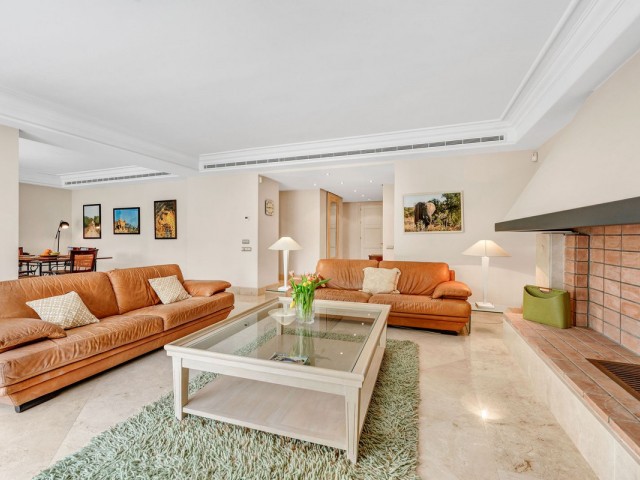 Huoneisto, Los Monteros, R4766284