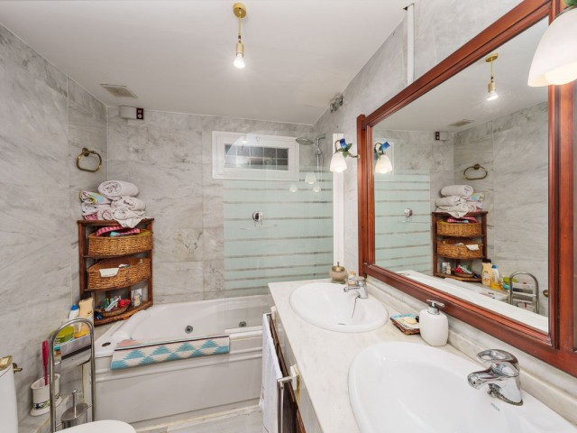 3 Bedrooms Villa in Nagüeles