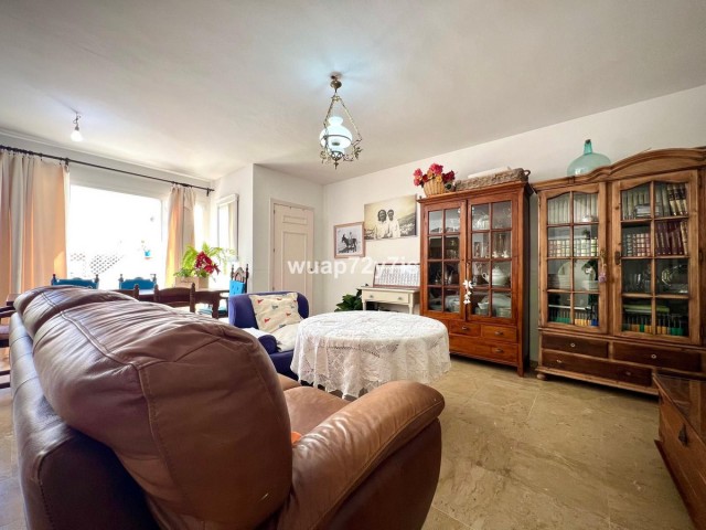 Adosado con 3 Dormitorios  en Marbella