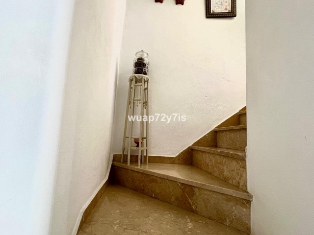 Adosado con 3 Dormitorios  en Marbella