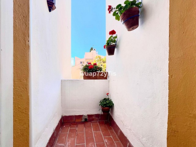 Adosado con 3 Dormitorios  en Marbella