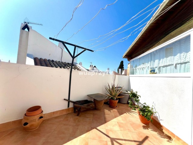 Adosado con 3 Dormitorios  en Marbella