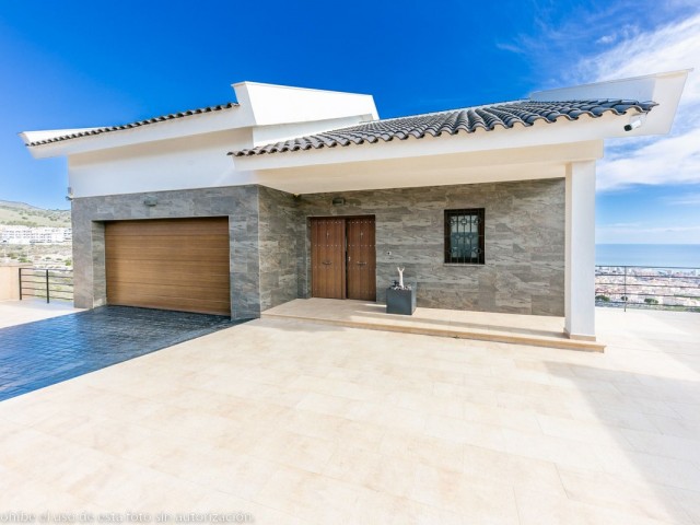 5 Bedrooms Villa in Benalmadena