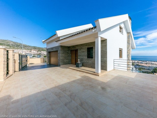 5 Bedrooms Villa in Benalmadena