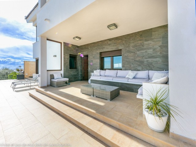 5 Bedrooms Villa in Benalmadena