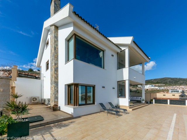 5 Bedrooms Villa in Benalmadena