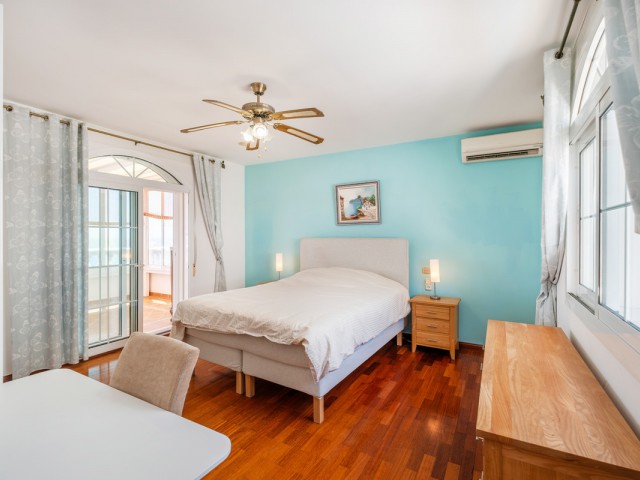 5 Bedrooms Villa in Benalmadena