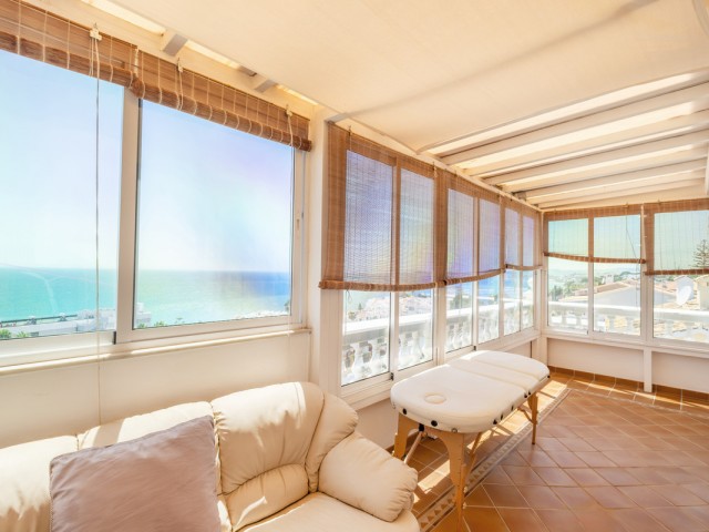 5 Bedrooms Villa in Benalmadena