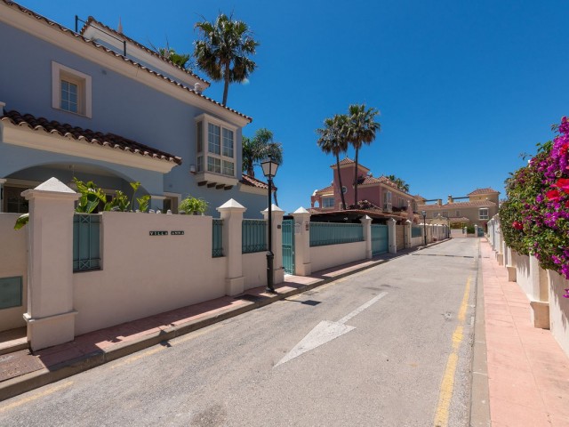 6 Bedrooms Villa in Puerto Banús