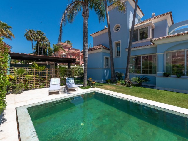 Villa con 6 Dormitorios  en Puerto Banús