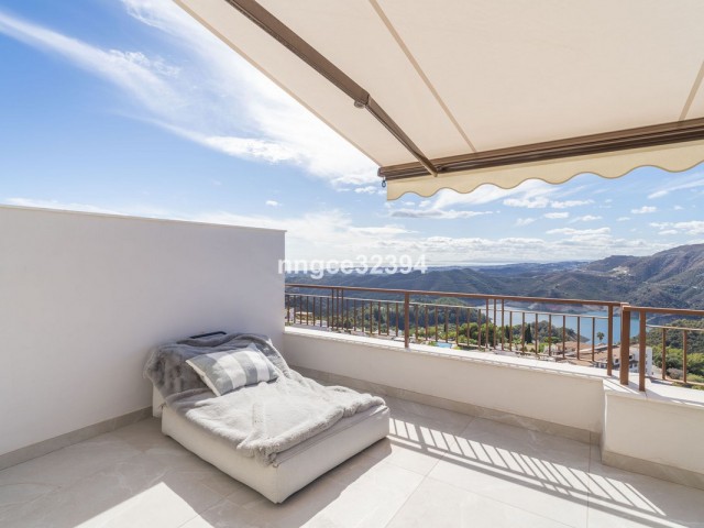 3 Bedrooms Villa in Istán
