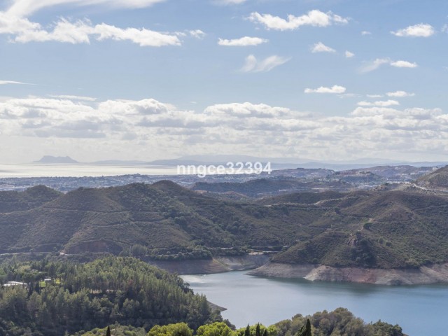 3 Bedrooms Villa in Istán