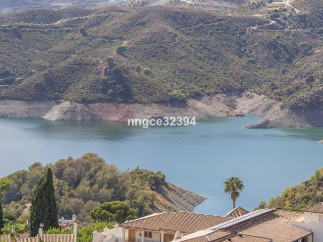 3 Bedrooms Villa in Istán