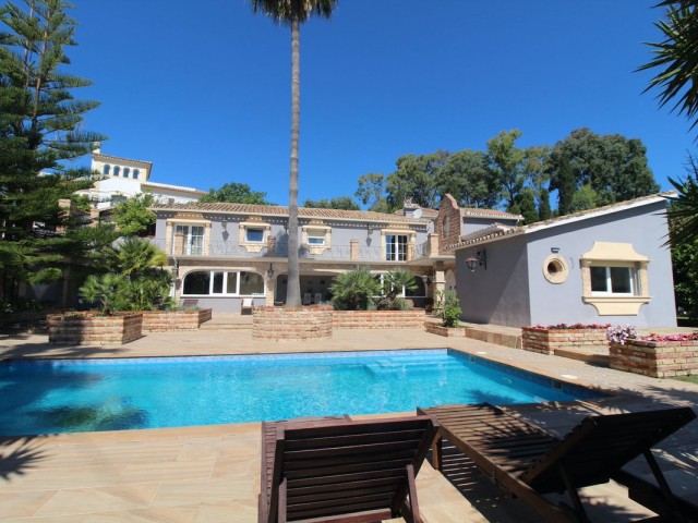 5 Schlafzimmer Villa in San Pedro de Alcántara