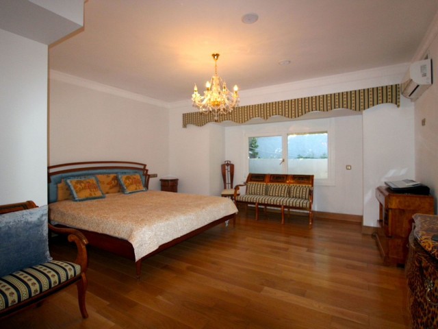 5 Schlafzimmer Villa in San Pedro de Alcántara