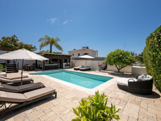 6 Slaapkamer Villa in Río Real