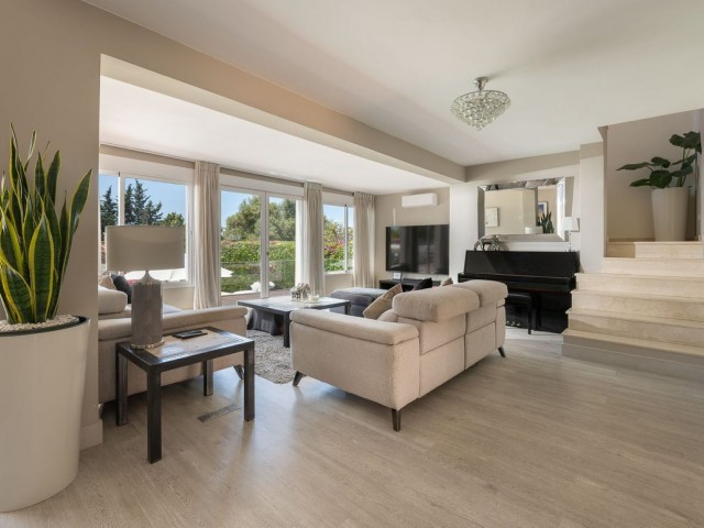 6 Slaapkamer Villa in Río Real