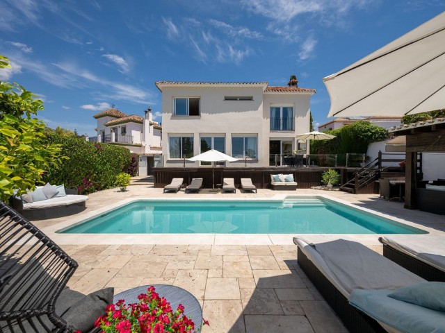 6 Slaapkamer Villa in Río Real