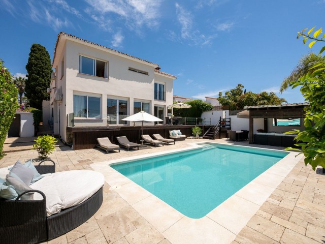 6 Bedrooms Villa in Río Real