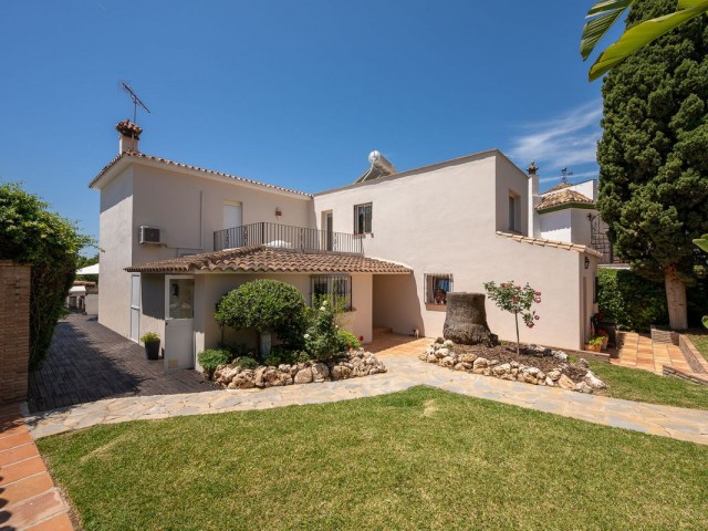 6 Bedrooms Villa in Río Real