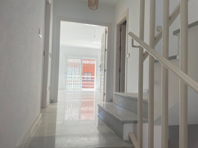 Adosado con 3 Dormitorios  en Arroyo de la Miel