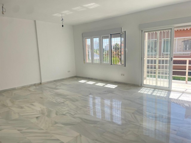 Adosado con 3 Dormitorios  en Arroyo de la Miel