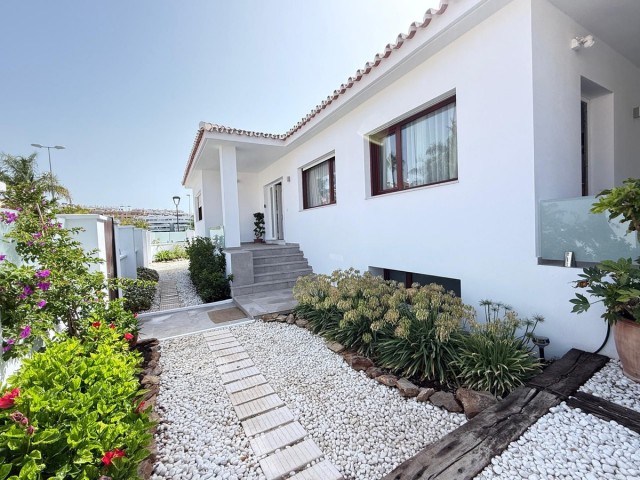 Villa avec 5 Chambres  à La Cala de Mijas