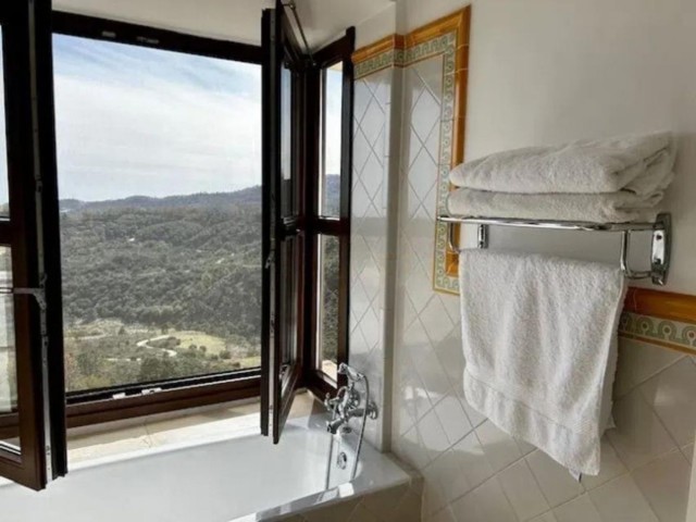 2 Slaapkamer Rijtjeshuis in Benahavís