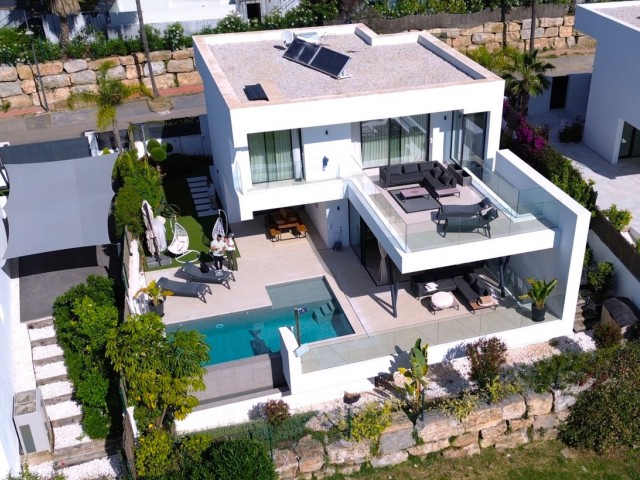 4 Sovrums Villa i Atalaya