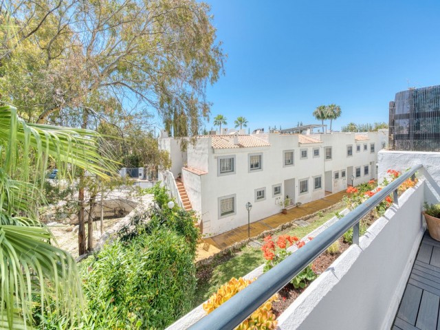 3 Bedrooms Townhouse in Nueva Andalucía