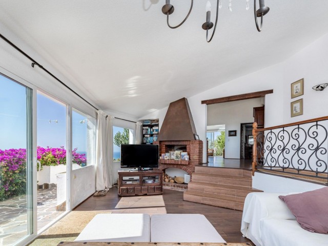 4 Bedrooms Villa in Benalmadena