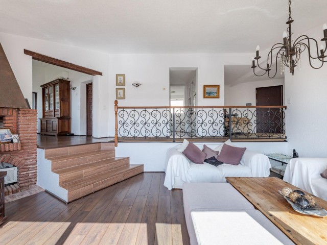 4 Bedrooms Villa in Benalmadena