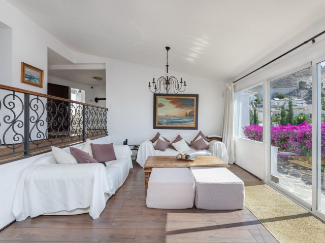 4 Bedrooms Villa in Benalmadena