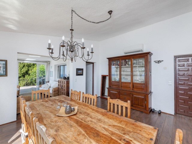4 Bedrooms Villa in Benalmadena