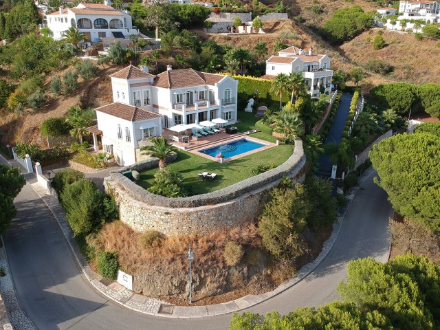 Villa con 5 Dormitorios  en Mijas
