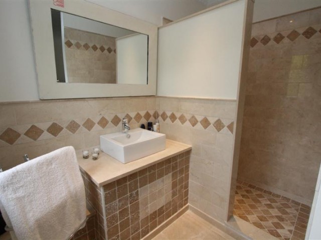 Villa con 5 Dormitorios  en Mijas