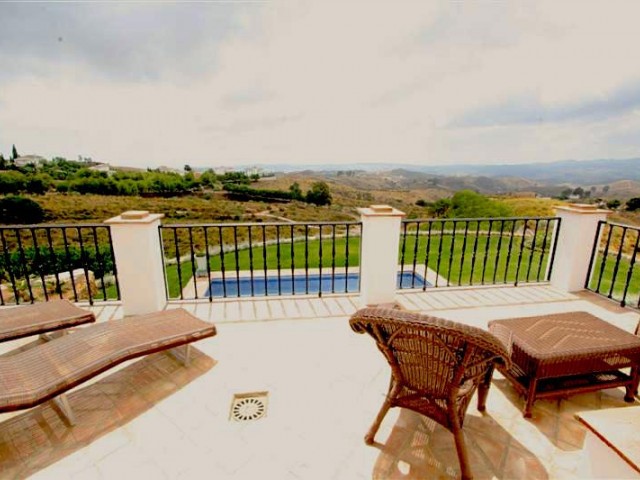 Villa con 5 Dormitorios  en Mijas