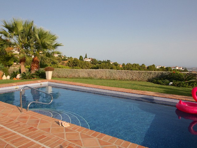 5 Bedrooms Villa in Mijas