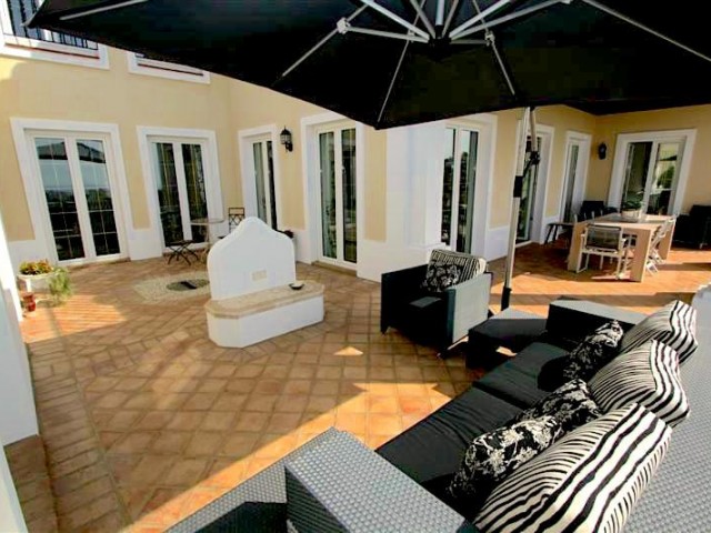 5 Bedrooms Villa in Mijas