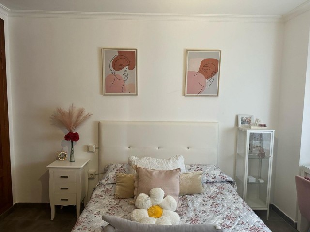 Adosado con 4 Dormitorios  en Cancelada