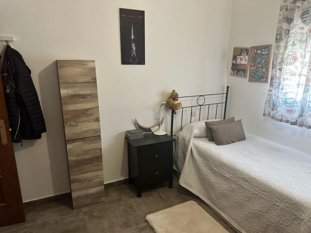 Adosado con 4 Dormitorios  en Cancelada