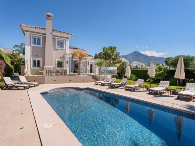 6 Sovrums Villa i Nueva Andalucía