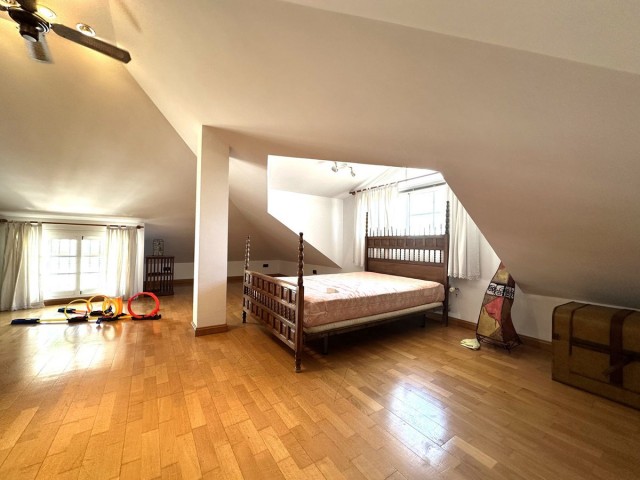 5 Bedrooms Villa in San Pedro de Alcántara