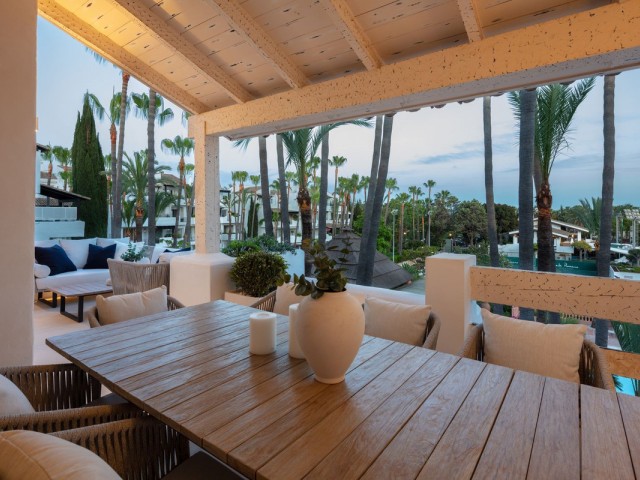 Apartment, The Golden Mile, R4503118