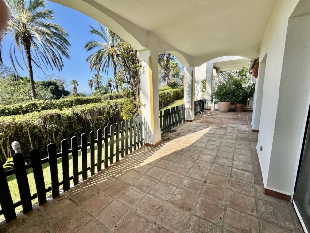 Maison mitoyenne avec 3 Chambres  à Estepona