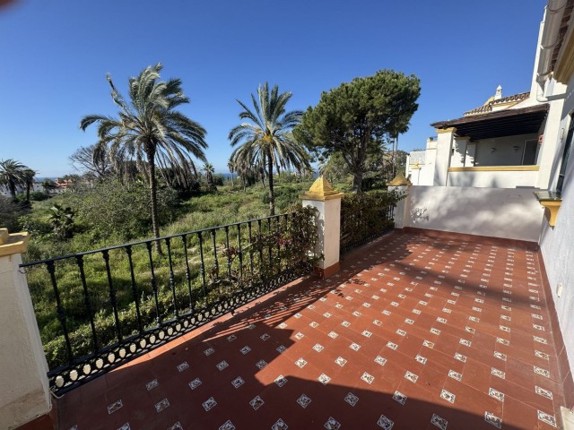 Maison mitoyenne avec 3 Chambres  à Estepona