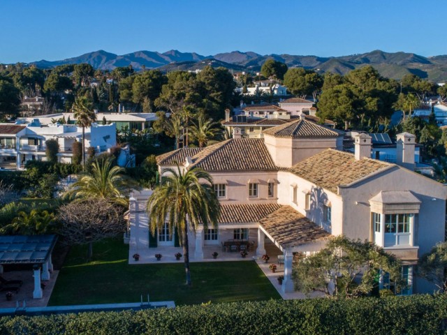 7 Sovrums Villa i Los Monteros