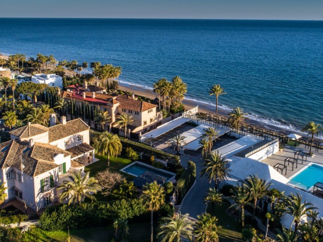 7 Sovrums Villa i Los Monteros